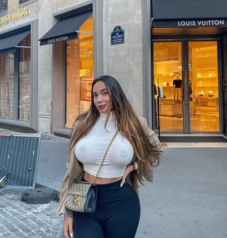 asiatische ebenholz-onlyfans beste schöne fotos