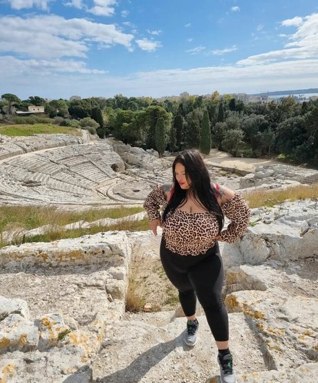 Naty Mari kostenlose erotische archiv