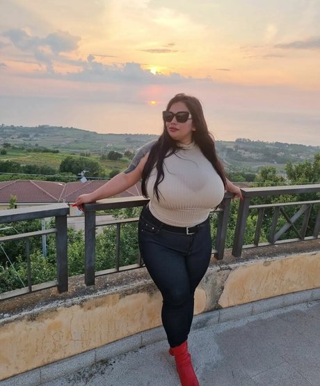 Naty Mari erotische nackte galerien