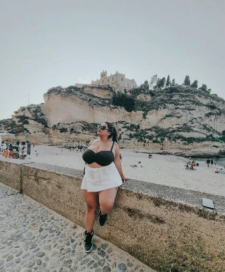 Naty Mari perfekte nackt foto