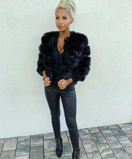 Nikola ihova nackt top archiv