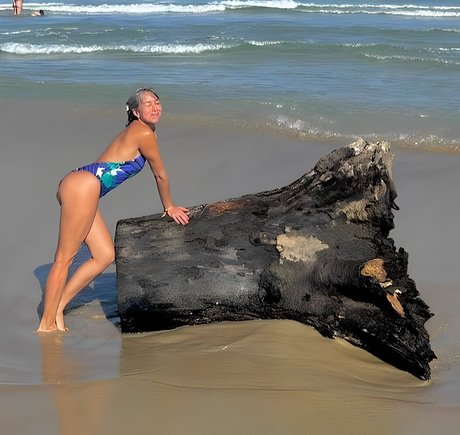 Krishna Mahon hübsche nackte archiv