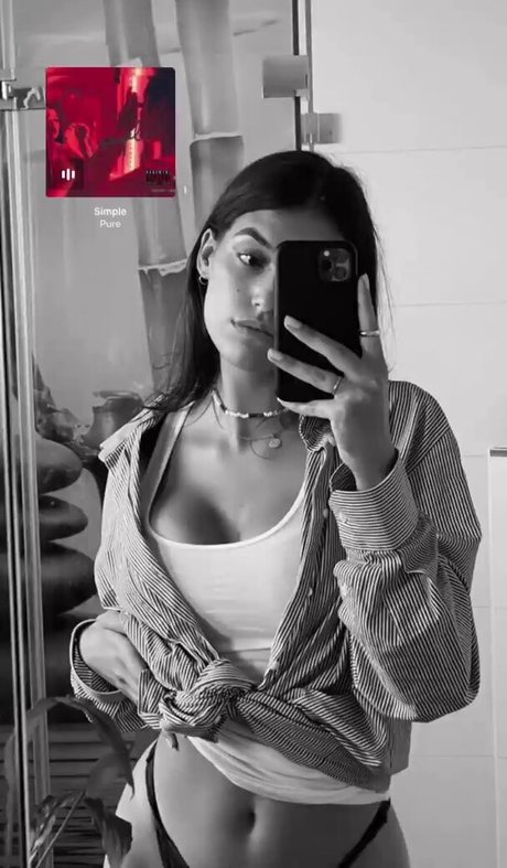 juliiee kim pornostar nackten bild