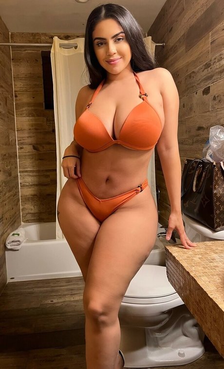 Jessenia Rebecca model top galerie