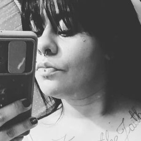 Carolinne Abreu top hd bild