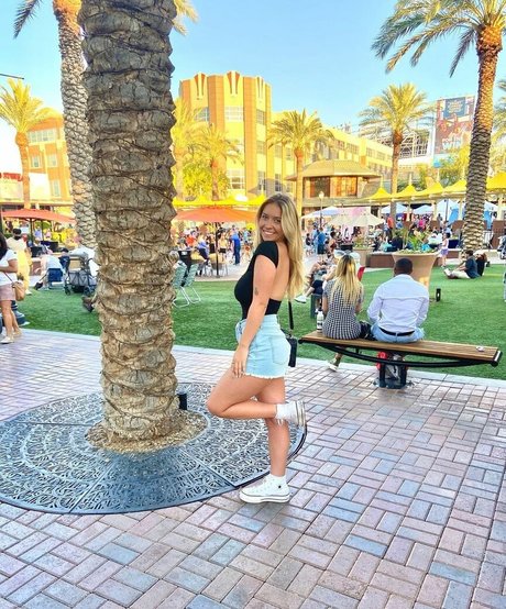 Caitlin Betterly heiße perfekte fotos