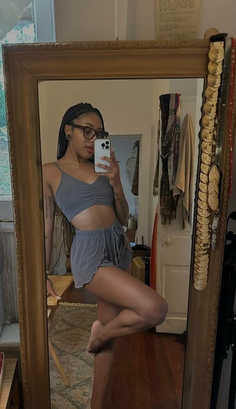 Juice Box Bri erotische akt fotos