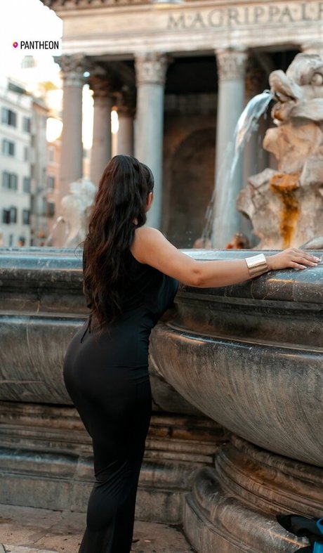 Demetria Obilor hd pornostar galerien