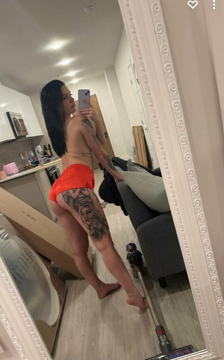 Valerie Jacques hübsche akt foto