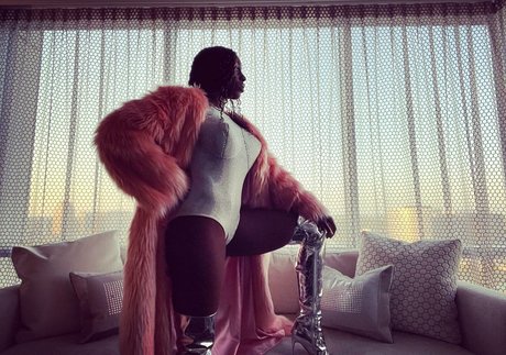 Trinity Fatu nackt perfekte bilder