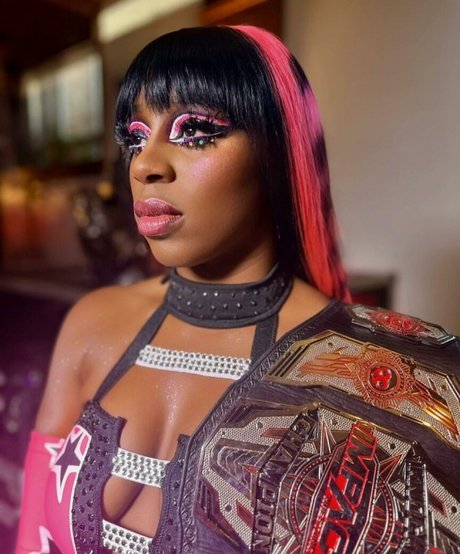 Trinity Fatu freie nackt archiv