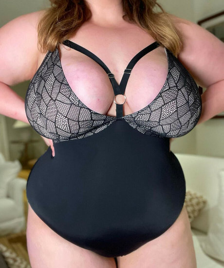 Lauren Dungey sexy exklusive fotos