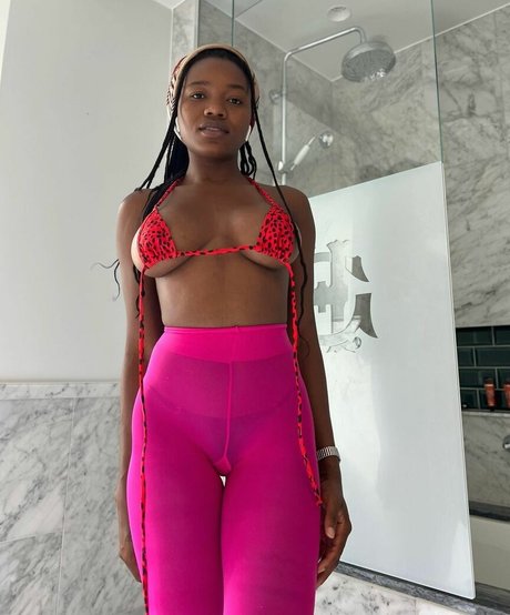 a desuwa__ schauspielerin sexy galerien