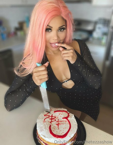 thetezzashow sexy top foto