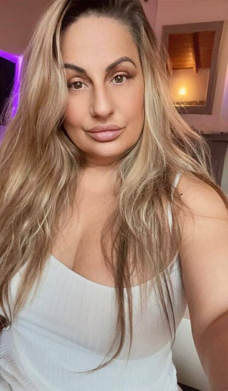 baddiemi heiße nacktheit fotos