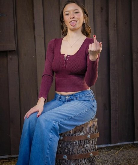 Lillie Goldman sexy top galerien