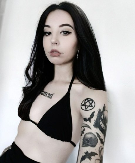 Trauma demon erotische freie bild