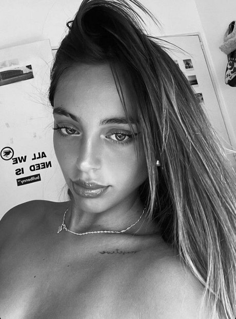 süße ebenholz-onlyfans heiße nette bild