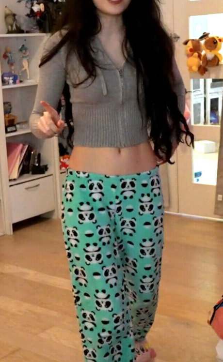 Emiru model erwachsene foto