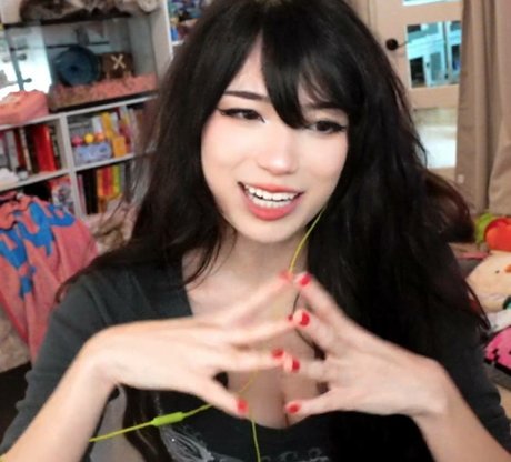 Emiru kostenlose pornostar fotos