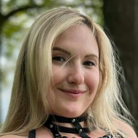 Kira Liv hd erwachsene bilder