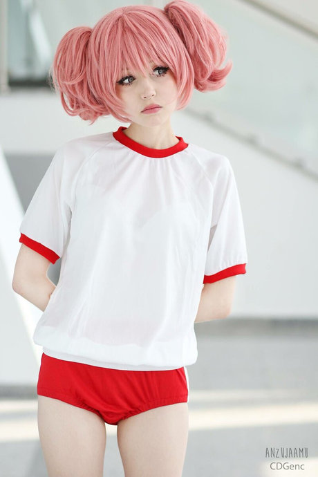 anzu nackt pornografische fotos