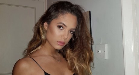 Saoirse Alicia Behzadi_ porno xxx bild