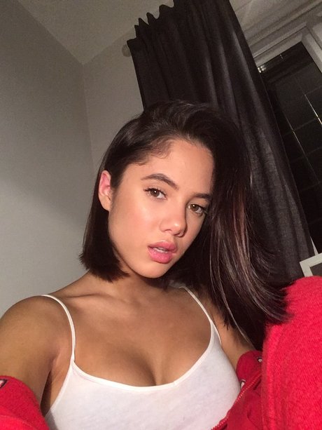 Saoirse Alicia Behzadi_ nacktheit perfekte foto