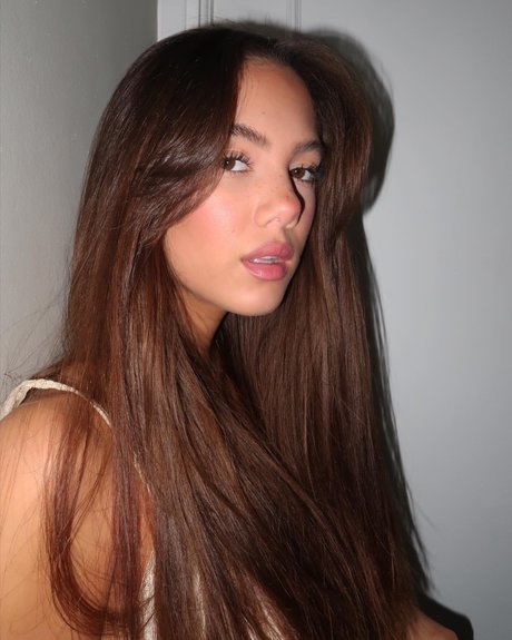 Saoirse Alicia Behzadi_ pornostar nette foto