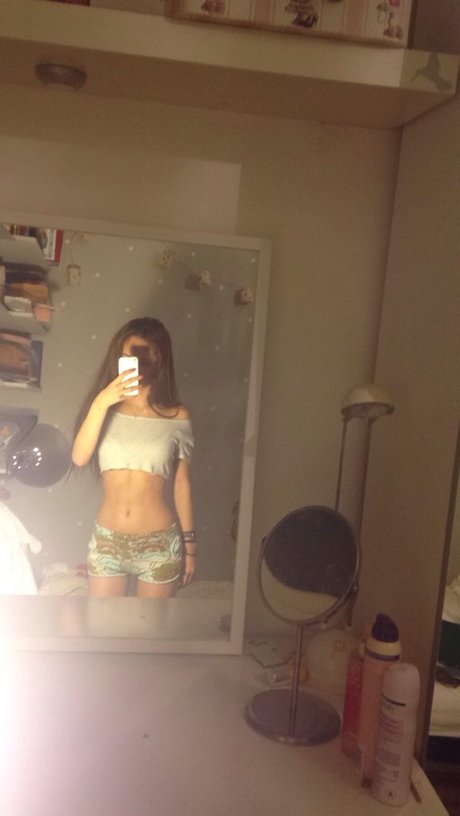 Saoirse Alicia Behzadi_ heiße kunst archiv