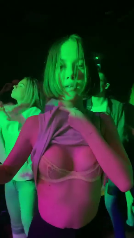 Saoirse Alicia Behzadi_ freie nackte fotos