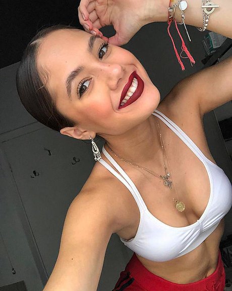 Saoirse Alicia Behzadi_ top xxx foto