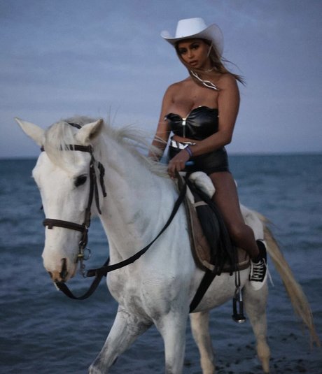 P0cula nackt sexy fotos