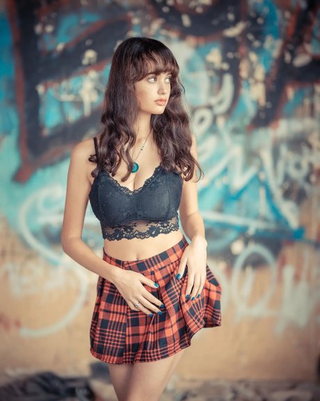 Linoy Tavore porno erwachsene archiv