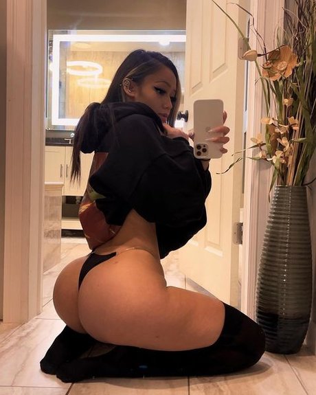 Miss katie cyh nacktheit pornografische fotos