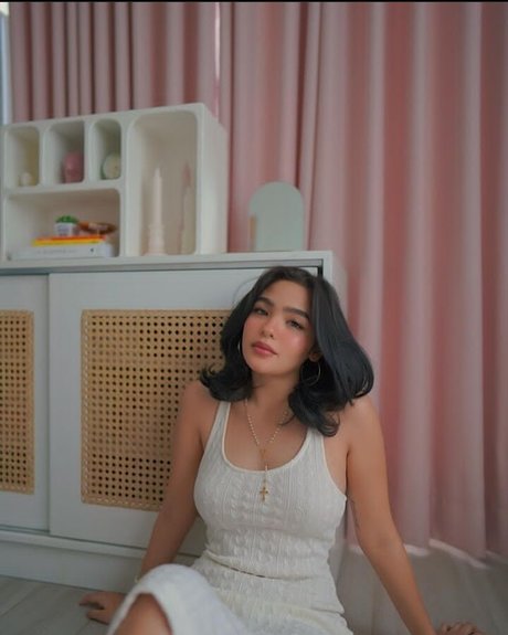 Andrea Brillantes porno hd bilder