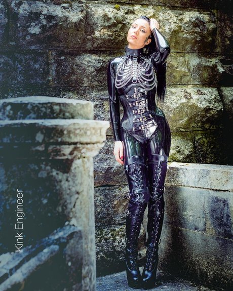 Inkedfleur_ freie akt foto