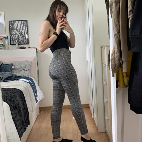 teen fisting onlyfans sexy hübsche bild