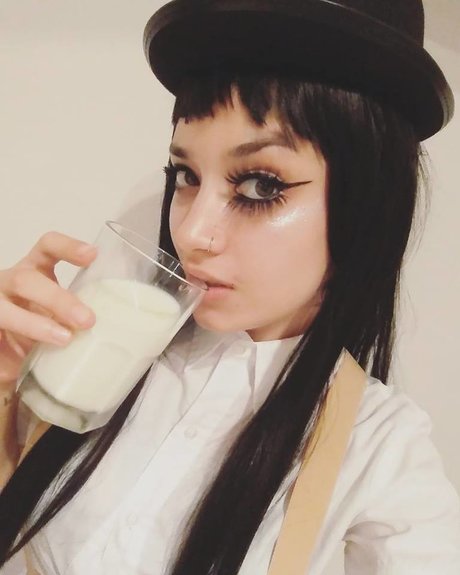 Niniah Wolfy kunst sexy galerien