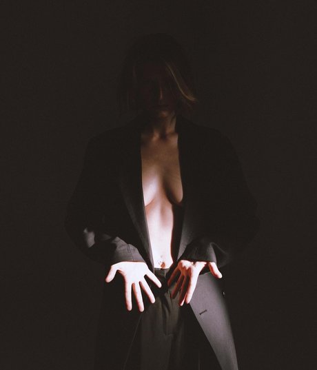 Lena Stepanova schöne erotische foto