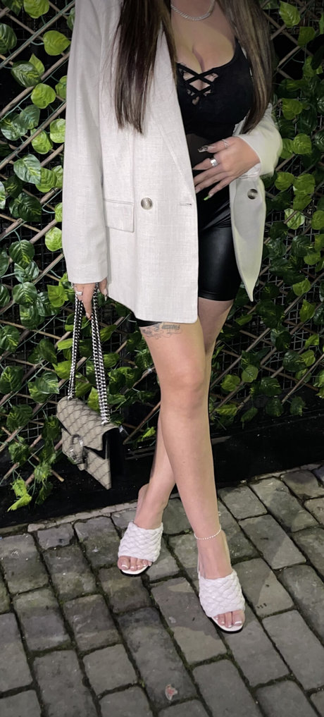 Payvand Mesbah perfekte schöne archiv