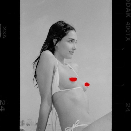 Zion Moreno nackt erwachsene bild