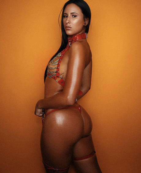 Sabrina Guetshaa erotische pornographische bild