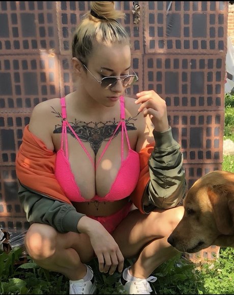 Suzana Zvonar_ porno pornostar foto