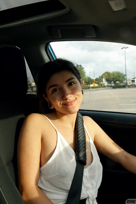 Adriene Macedo pornographische pornostar fotos