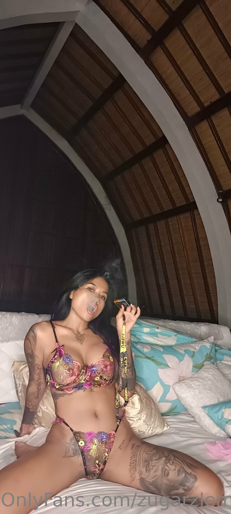 Zarah Leema perfekte nackte bilder