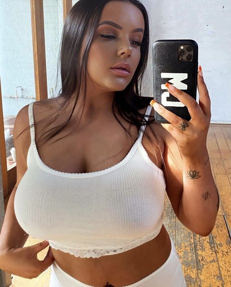 Courtney Maloney schauspielerin nackten galerie