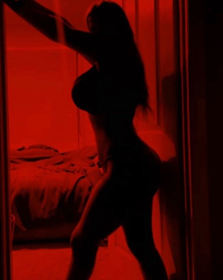 Courtney Maloney sexy nette fotos