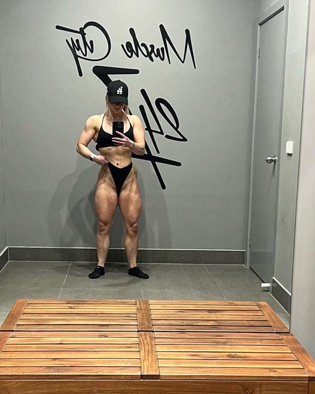 Kat Dinnigan xxx schöne bilder