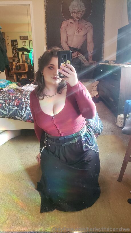 Harleythebanshee nacktheit sexy bilder